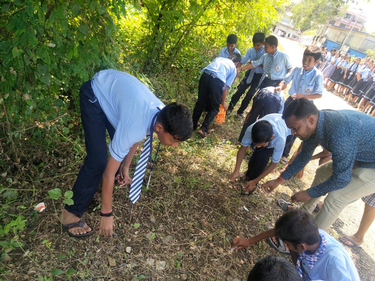 GramSomnath's tweet image. Swatchhata Yatra and plastic waste collection in Somnath Panchayat Area. #SwachhataHiSeva @prafulkpatel @DmnCeodp #SwachhBharatAbhiyaan