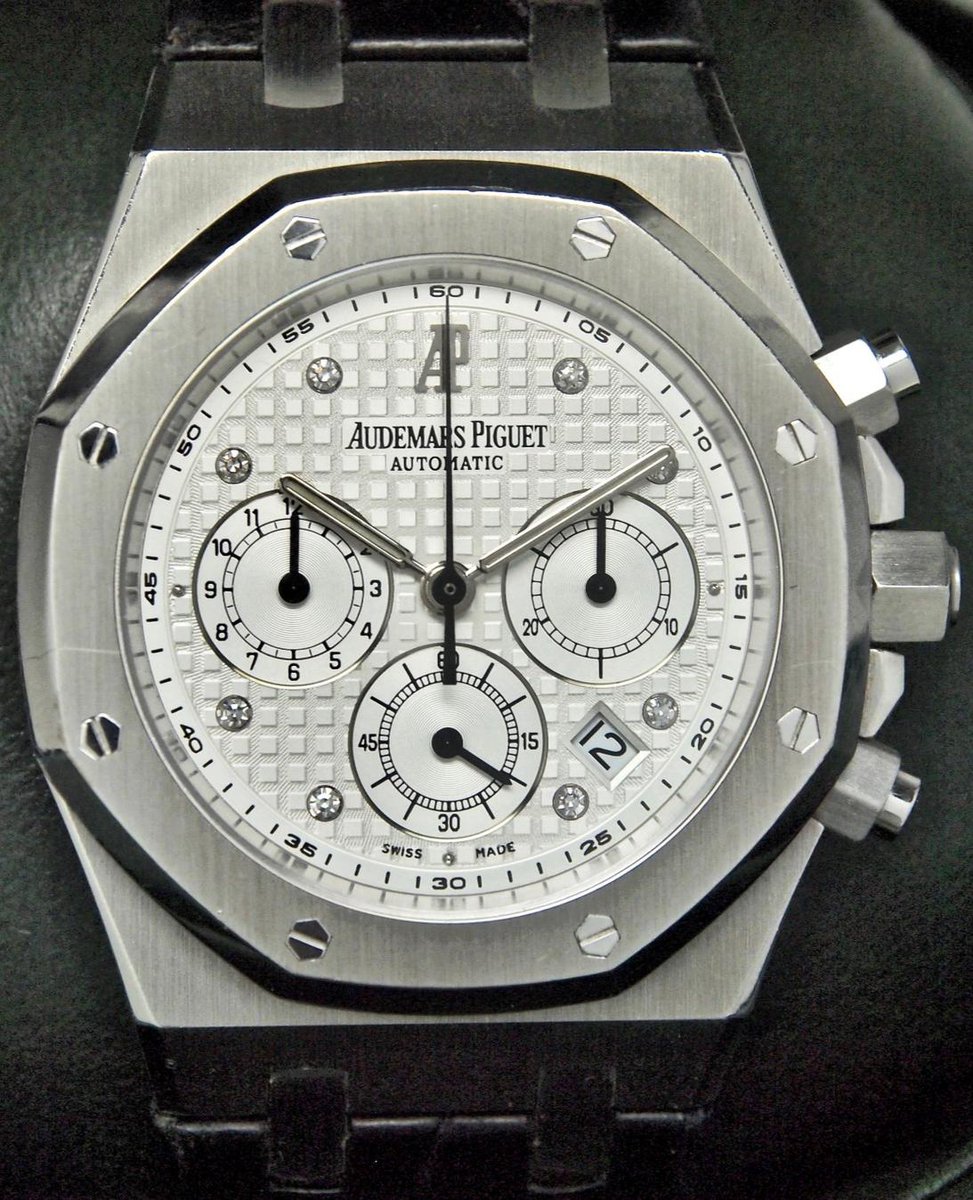 Audermars Piguet Royal Oak 18ct white gold, est £18000 to £20000

#busbyfinewatches #watchesunderthehammer #audermarspiguet #royaloak