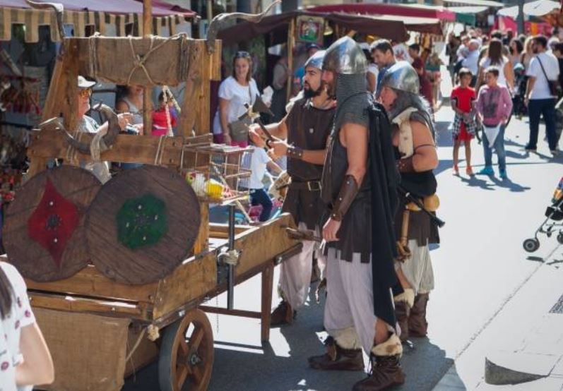 SPENDINandorra's tweet photo. La 17ª Villa Medieval transforma Sant Julià de Lòria en un auténtico escenario de la época durante el último fin de semana de septiembre:
https://t.co/MzXDKn4bzq https://t.co/I5IkpAfQjb