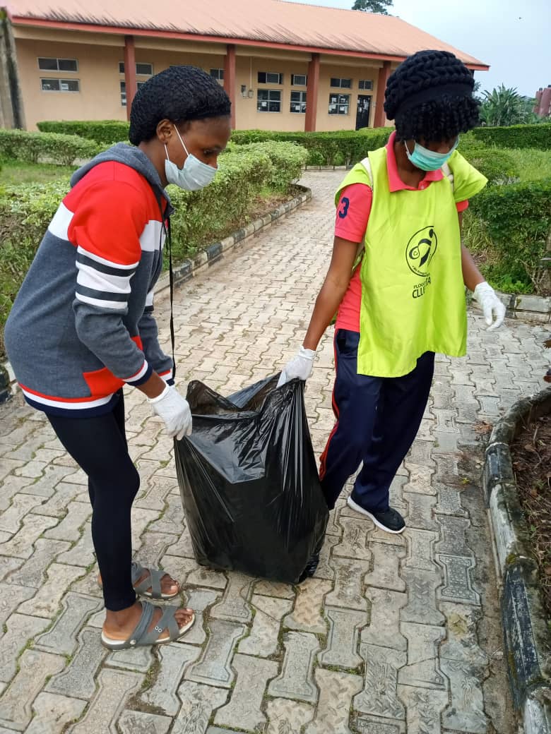 ploggingnigeria's tweet photo. #WorldCleanupDay Diary...

The ones separate themselves from the crowd to doing something sustainable against all odds are the biggest inspiration. Our #PloggingClubFUTA in @FUTAkure participated in the #WorldCleanupDay2019 too. 💪💪💪
@WorldCleanupDay @LetsDoitNigeria https://t.co/TO5sZYGXAk