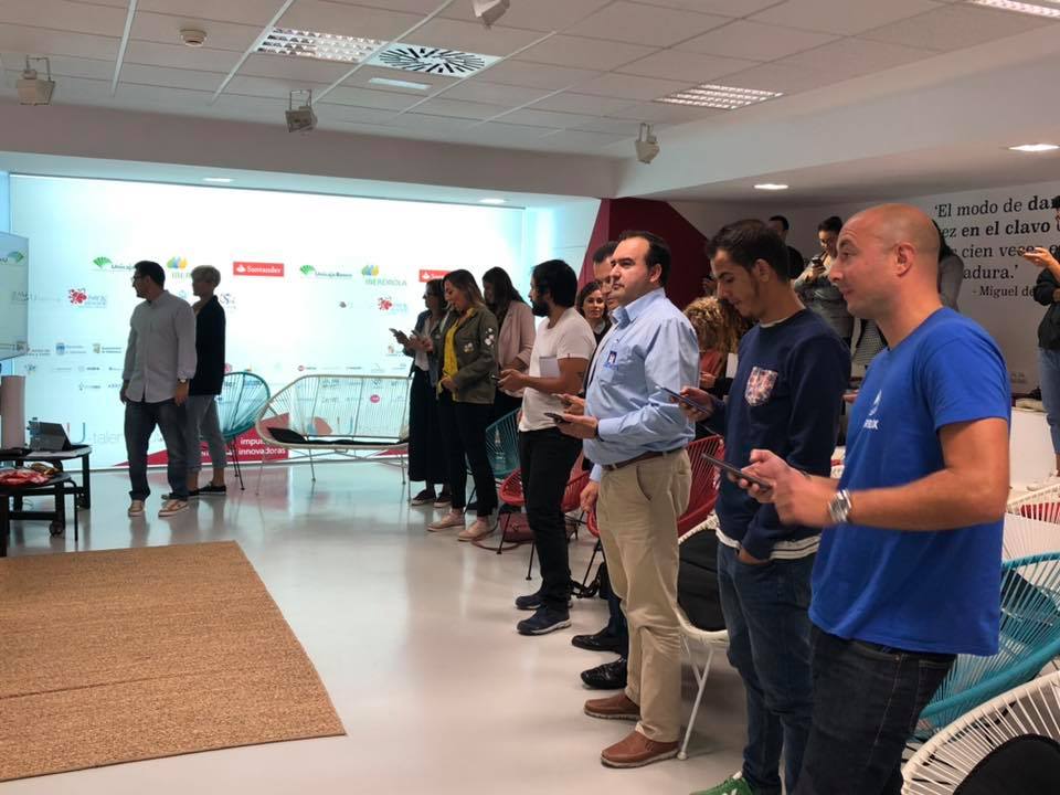 uniplusi's tweet photo. ¡Comienza el taller sobre negociación comercial de la mano de @conkistadoresK 

#Uniplusi https://t.co/vO30oEBB9C