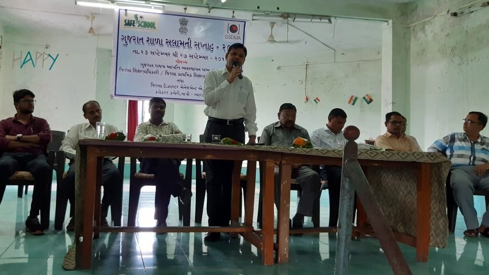 ગુજરાત રાજ્ય શાળા સલામતી સપ્તાહ 2019: 
23 સપ્ટેમ્બરથી 27 સપ્ટેમ્બર 2019 સુધી તાપી જિલ્લામાં તમામ શાળાઓમાંઆ કાર્યક્રમ ઉજવાશે.
જેનો શુભારંભ જે.બી હાઇસ્કુલ, વ્યારા ખાતે કરવામાં આવ્યો.
#SchoolSafetyWeek
<a href="/CMOGuj/">CMO Gujarat</a> 
<a href="/pkumarias/">Pankaj Kumar</a> 
<a href="/CollectorTapi/">Collector & DM-Tapi</a> 
<a href="/InfoGujarat/">Gujarat Information</a>