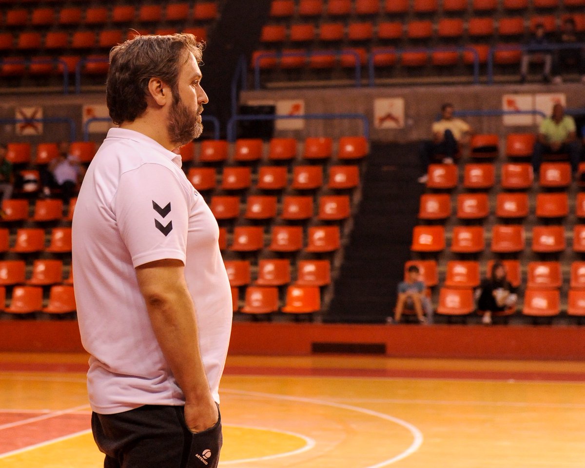 CanteraSPB's tweet photo. Tenemos alguna foto de ayer de nuestros chicos 🏀 #CanteraSPB #CopaEBA https://t.co/ooYvy4bSR9