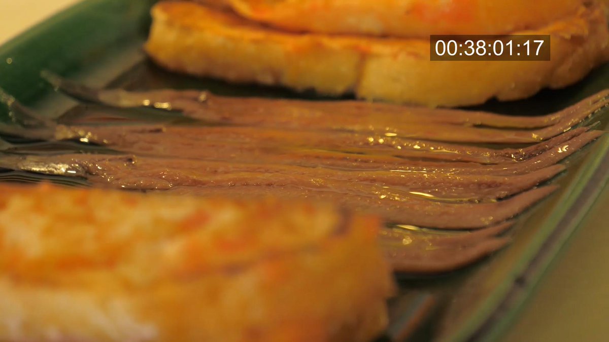 davidjnadal's tweet photo. Visionar programes com #fredicalent de @MiquelCalent en aquestes hores hauria d'estar prohibit 😅😋 Dimecres #anchoves de #lescala @IB3 https://t.co/baDcZ1zfUB