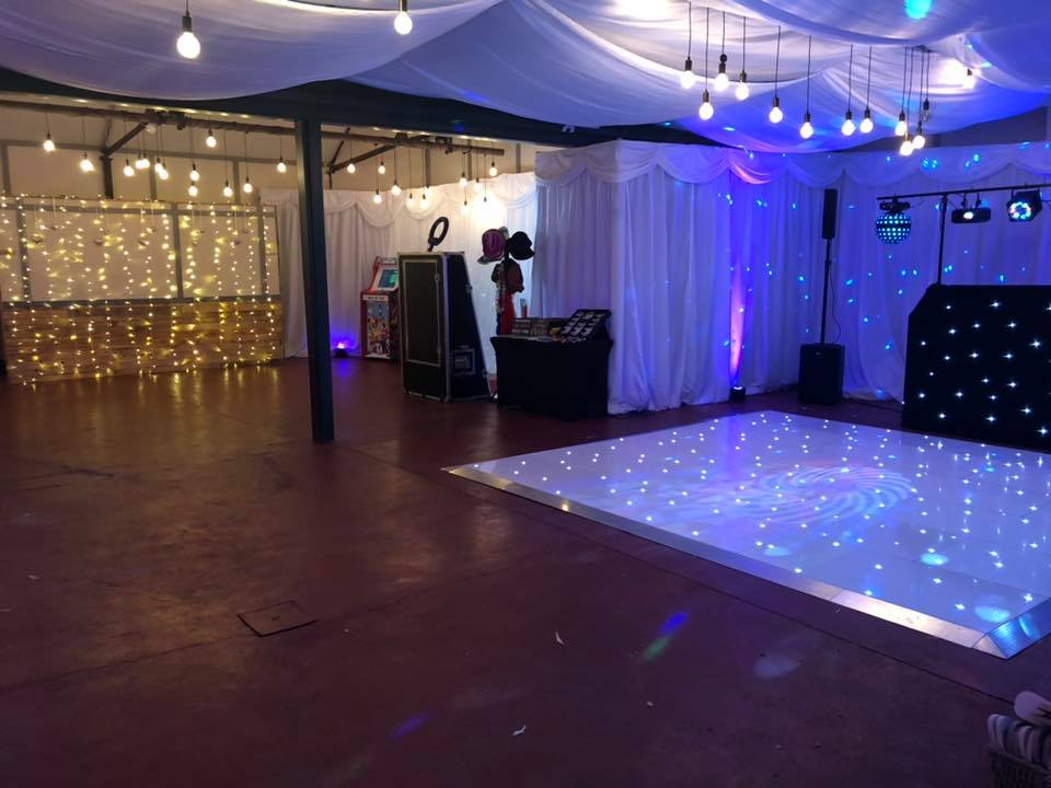 DDWES1's tweet photo. Little something from the weekend wedding at @GlenfallH for L&amp;S. 

White LED dancefloor, disco, magic mirror photobooth, arcade machine, uplighting and fairy lights :)

#venuetransformation #glenfallhouse #gloswed #weddingdisco #weddingdj https://t.co/KfUt6ptnrl