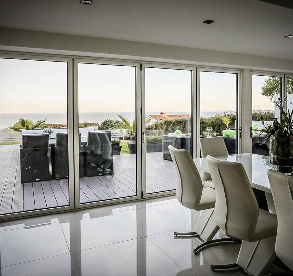 Indoor-outdoor living is so popular with homeowners, especially if they live near us in #Torquay. Our bi-fold doors help transform homes into indoor-outdoor- paradises: fensteruk.net/doors/bifolds