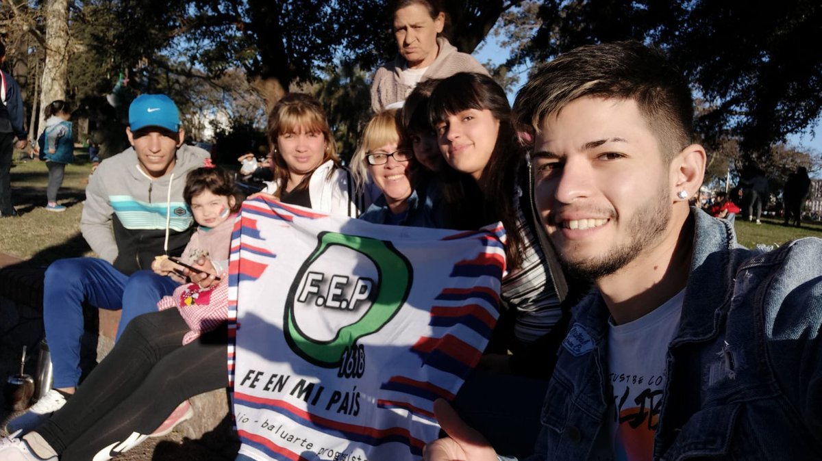 sebasti51491682's tweet photo. F.E.P BANDEROLAZO !!! #LISTA1618 #MARTINEZPRESIDENTE #MAESTROCAMACHO #FEP #ELNUEVOIMPULSO #MARTINEZVILLAR #FA #4FA #SUMATEAFEP #VOTOALMAESTRO #LAOLAESPERANZA #ABRAZOUNIFICADOR #DANIELMARTINEZPRESIDENTE https://t.co/YEFDCUzw7S