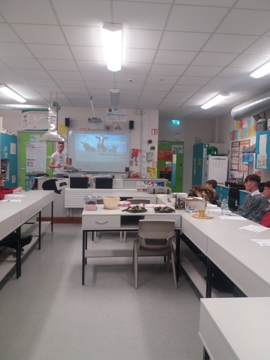 ciaramariedolan's tweet photo. TY Home Ec students 4F @ClaregalwayColl are enjoying hearing about Ireland's food history and are eagerly awaiting the 5 course tasting menu from Devin @FEASTireland #localfood #artisanfood #localsuppliers @CBCTransitionYr https://t.co/Han8tSDndS