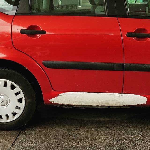 In #Österreich schmeißt dich der Prüfer beim #Pickerl zuverlässig raus, wenn du mit gekittetem #Schweller vorfährst. #Kroatien #Croatia #streelife #citroen #rost #rostreparatur ift.tt/30l6b95