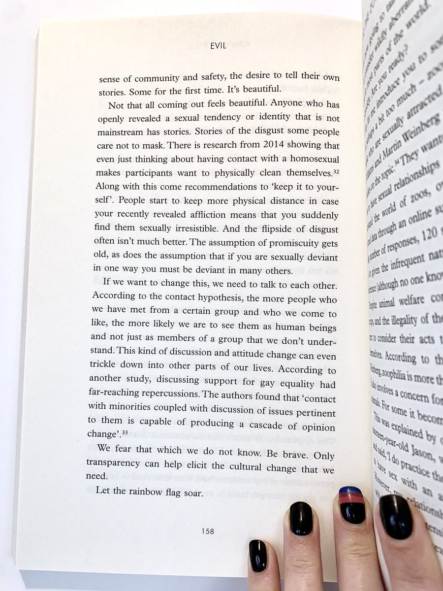 drjuliashaw's tweet photo. To celebrate #BiVisibilityDay here’s  the full excerpt from my book #MakingEvil where I wrote about why I came out as #bi, bi-erasure, and overcoming harmful stereotypes.

And, yes, I have the #biflag on my nails. 💖💜💙 https://t.co/aUbbEL3gWD