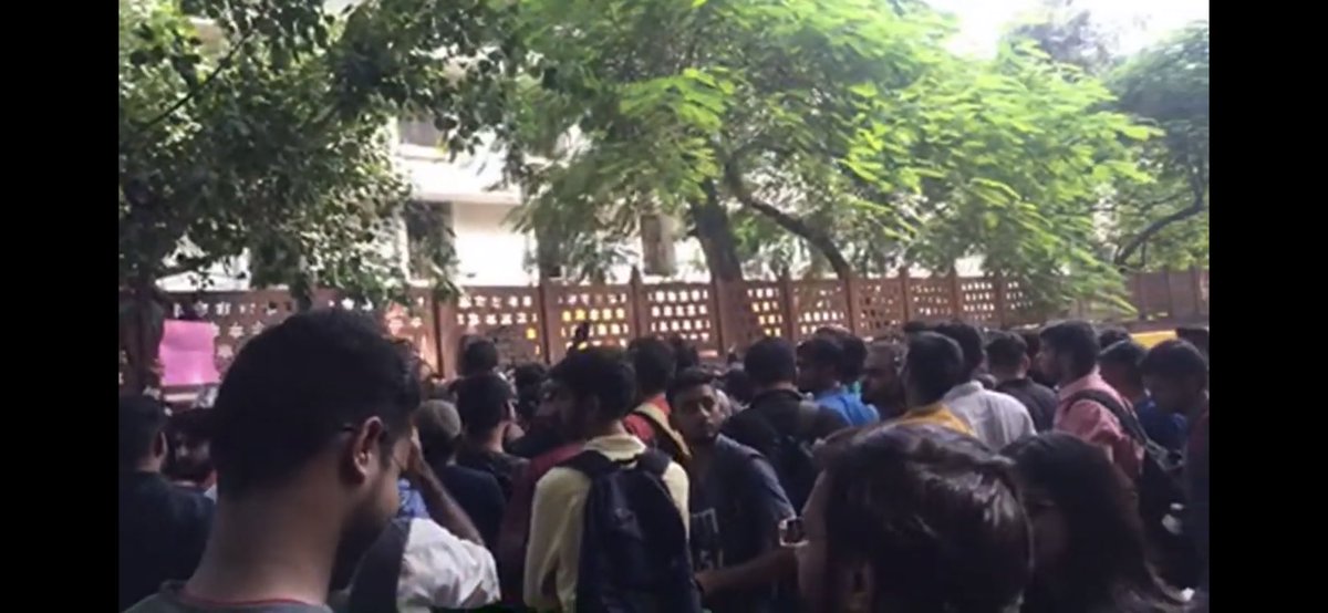 CAclubindia's tweet photo. Snapshots from protest at ICAI HQ in Delhi today 

#dearicaipleasechange https://t.co/BeL1E1j19N