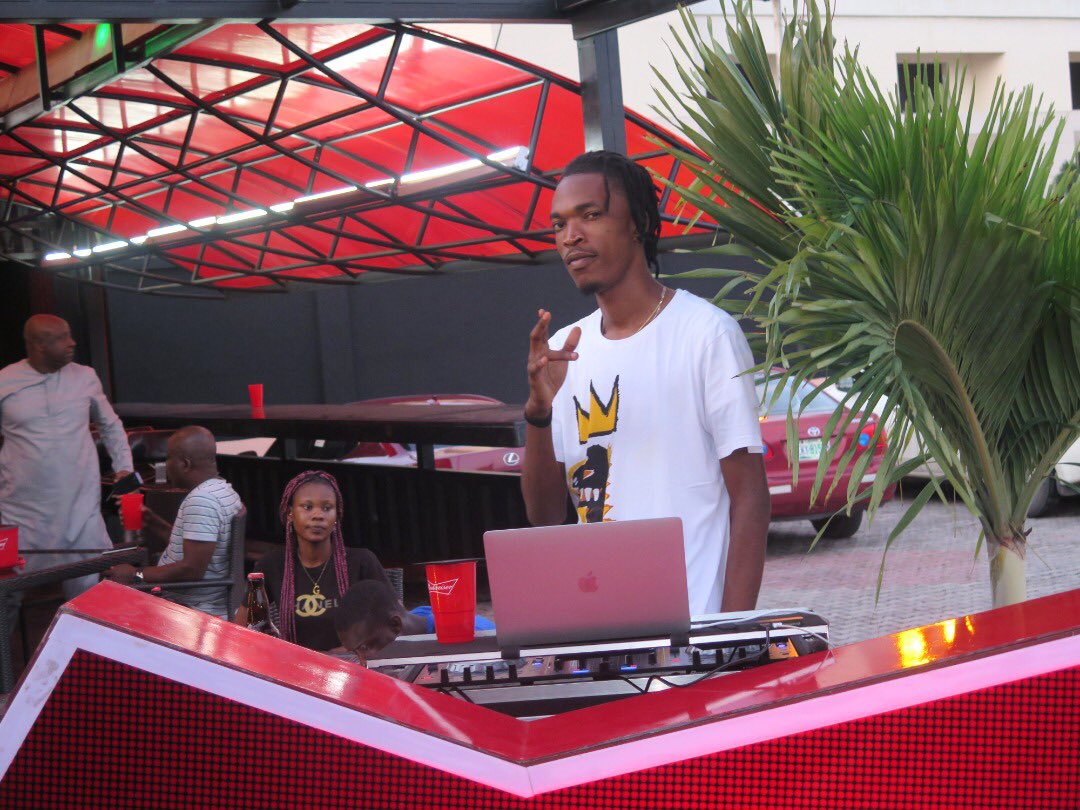 XovarNG's tweet photo. About last night! 🍻
The #BudFootball Viewing Party powered by @BudweiserNG was lit! 🔥🔥
@AntoLecky @DjSix7Even
#xovar #lagos #football #frodd #ebuka #BBNaijaEviction #bbnaija #MondayMood #MondayMotivation https://t.co/pQznQSjsoc