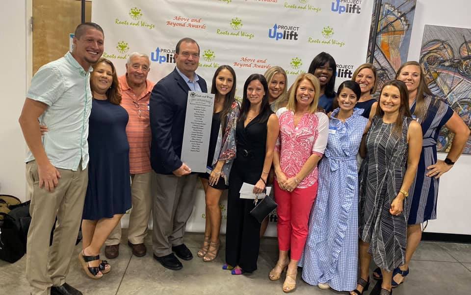 Proud2LeadSSES's tweet image. Thank you Roots and Wings for a beautiful evening. You are an amazing organization!  #Honoringeducators #projectuplift @Banyancreek1 #Proudleader #raffles😊 @Instr_sup @RootsAndWingsFL