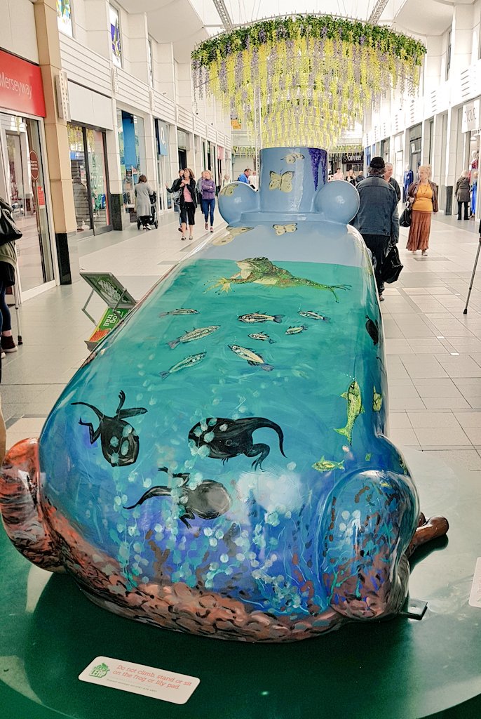Always good when you can sneak in an unexpected #ArtTrail during a work visit! 

Only a few days left to take a #GiantLeap to #Stockport and catch these amphibious visitors!

stockportsgiantleap.co.uk