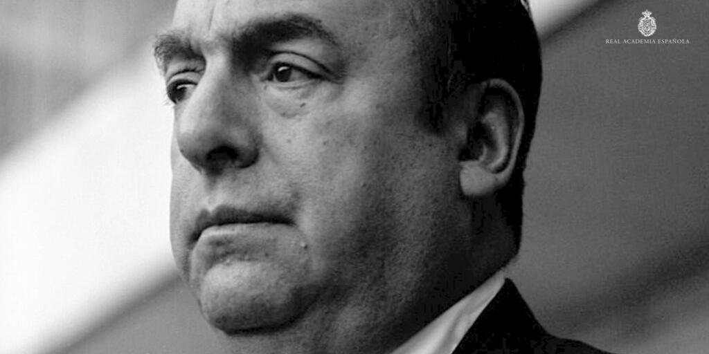 «Y aquí estoy yo, brotado entre las ruinas,
mordiendo solo todas las tristezas,
como si el llanto fuera una semilla
y yo el único surco de la tierra».

Son los versos finales del poema «Barrio sin luz» de Pablo Neruda. El escritor chileno murió un día como hoy en 1973.