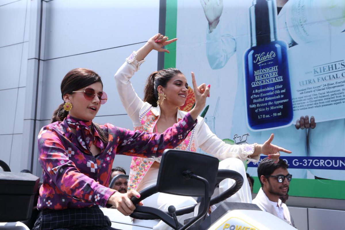 INOXMovies's tweet photo. .@bhumipednekar and @taapsee surely know how to make a grand entrance! 😍🤩 Here are some glimpses from the trailer launch of #SaandKiAankh, at INOX Megaplex, Inorbit Mall, Malad.

@tushar1307 @nidhiparmar @prakashjha27 @PicturesPVR @RelianceEnt #SaandKiAankhTrailer https://t.co/PtVzM77wlV