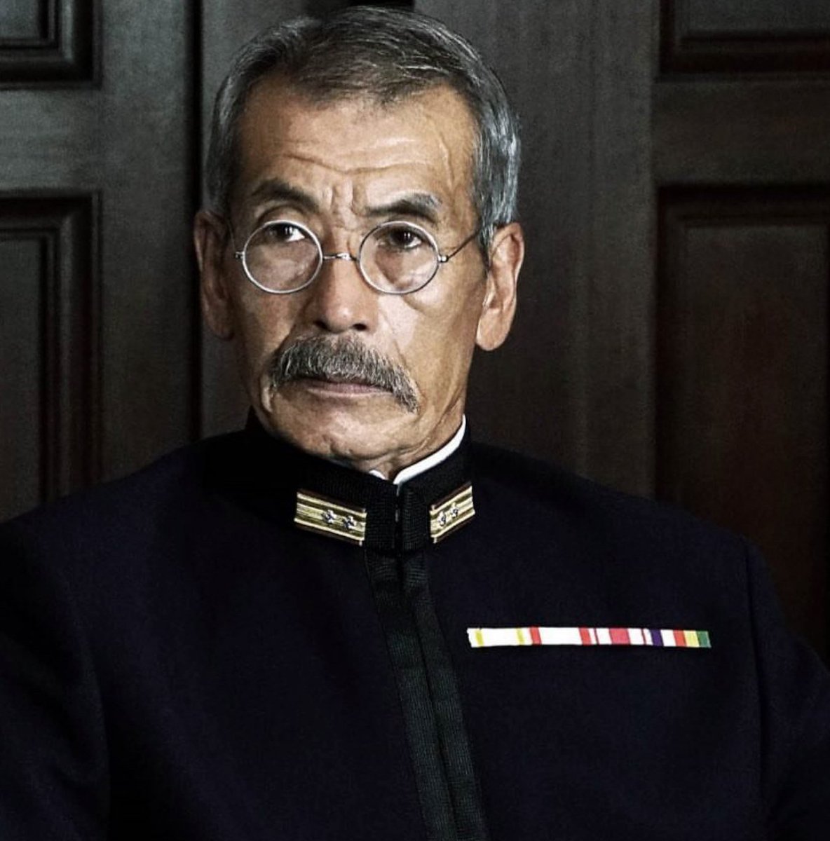 トーコ 中将と櫂直2人が分かち合ってしまう秘密を知ると冒頭の大和撃沈が切ない そして会議での平山造船中将 の お静かに が もう しびれる 吐血