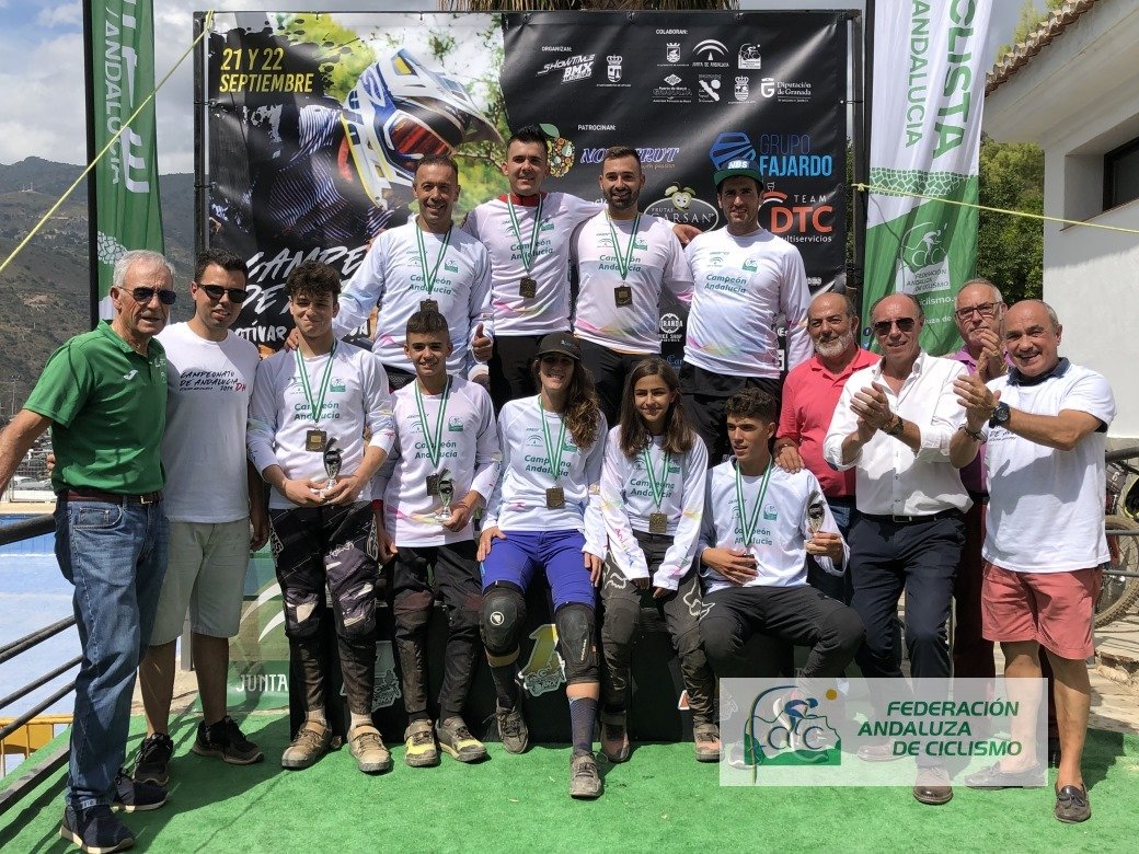 FACiclismo's tweet photo. 📰🚵‍♀️🚵‍♂️Un espectacular #CampeonatoAndalucíaDH2019 celebrado en #Otívar corona a @luiszarcoDH y Kira Zamora como los mejores riders andaluces https://t.co/9U8y3JSpqT https://t.co/66YFSJIRge