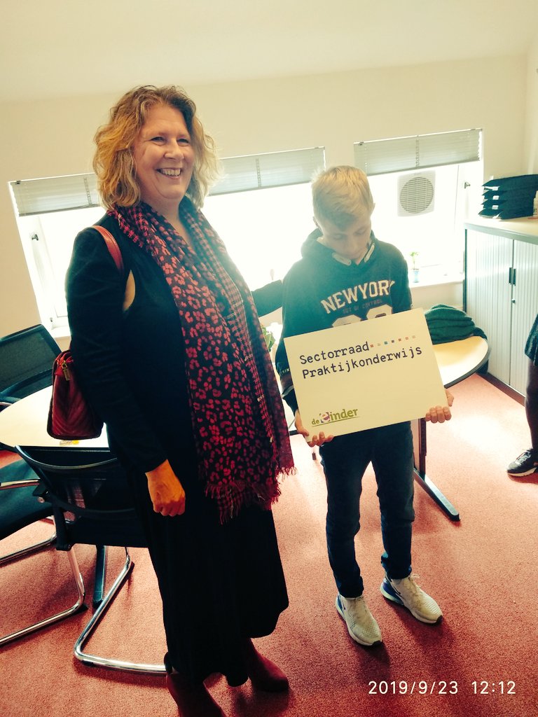 einder_de's tweet photo. Geweldig werkbezoek van @groenlinks @Lisawesterveld en #sectorraad praktijkonderwijs. @nteeuwen https://t.co/uqXC01C8C3