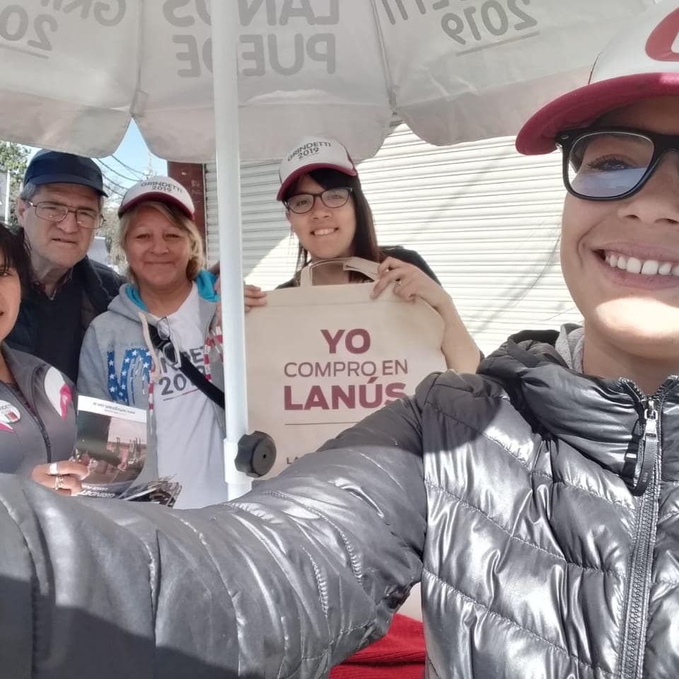 PRODUCCION LANUS TRABAJANDO Y HABLANDO CON LOS VECINOS,EN EL CENTRO COMERCIAL DE MONTE CHINGOLO.

#LanusNosUne
#yocomproenlanus
Gestion Nestor Grindetti
Jefatura de Gabinete
Subsecretaria de la Producción
Comex Lanus