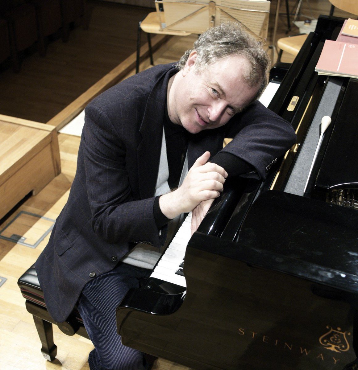 SXMJohnClare's tweet photo. While he was still working on the composition, Schumann attempted suicide, threw himself half clothed into the freezing Rhine river, from which he was rescued and returned home. Hear #AndrasSchiff play the #GhostVariations ahead on @SIRIUSXM #Channel76 @Symphony_Hall https://t.co/j90pgqbeCr