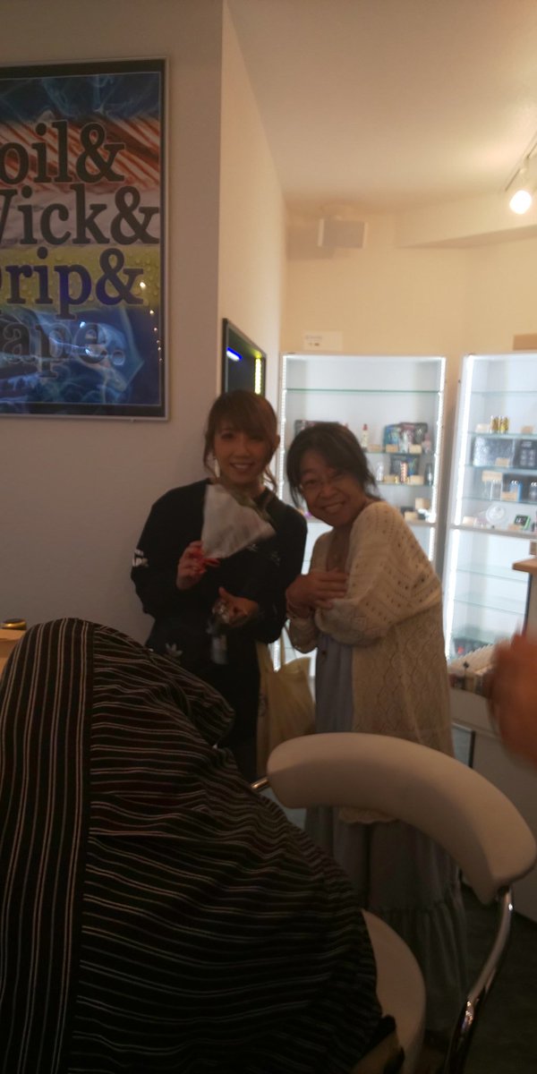 zengho's tweet photo. ３年間お疲れ様でした。
寂しくなりますが、是非イベントの時は声をお掛け頂ければ幸いです😊
店舗が無くなってもこれからも宜しくお願い致します🙇

@Candycigarette_ 
@Taka134vapers 
@R_08310 https://t.co/hcvmcuGY62