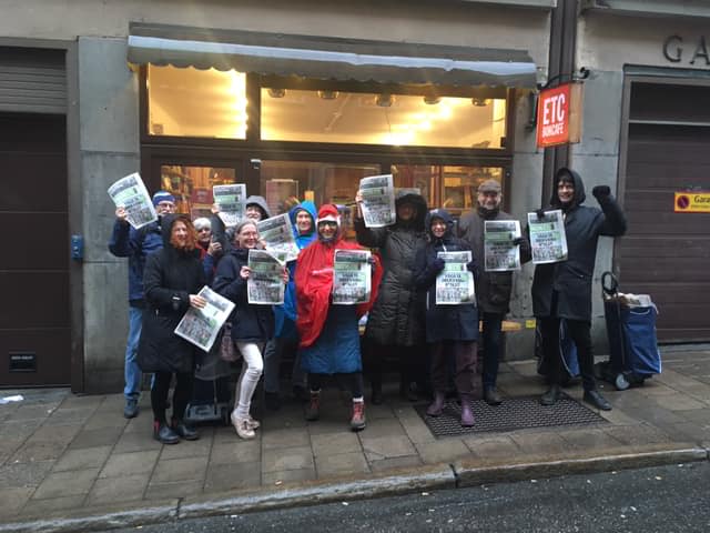 Vill du vara med och dela ut Sveriges enda rödgröna dagstidning på #fridaysforfuture-demonstrationen i Stockholm på fredag?

Kom till ETC Bokcafé Sthlm på St. Paulsgatan 14 från kl 11.30 – vi bjuder på fika och bok!