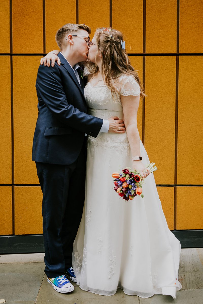 thetealbees's tweet photo. This lovely pair were a dream to photograph on their #wedding day! 💗

Just look at those matching shoes 😍

#WeddingPhotograher #Manchester #WeddingSeason https://t.co/LSUMKa0rjZ