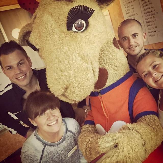 chattycatty79's tweet photo. Thanks for the memories 💛💔 #ThomasCook #WeAreOne #Proud #TCX https://t.co/2ZZCn4Bv9x