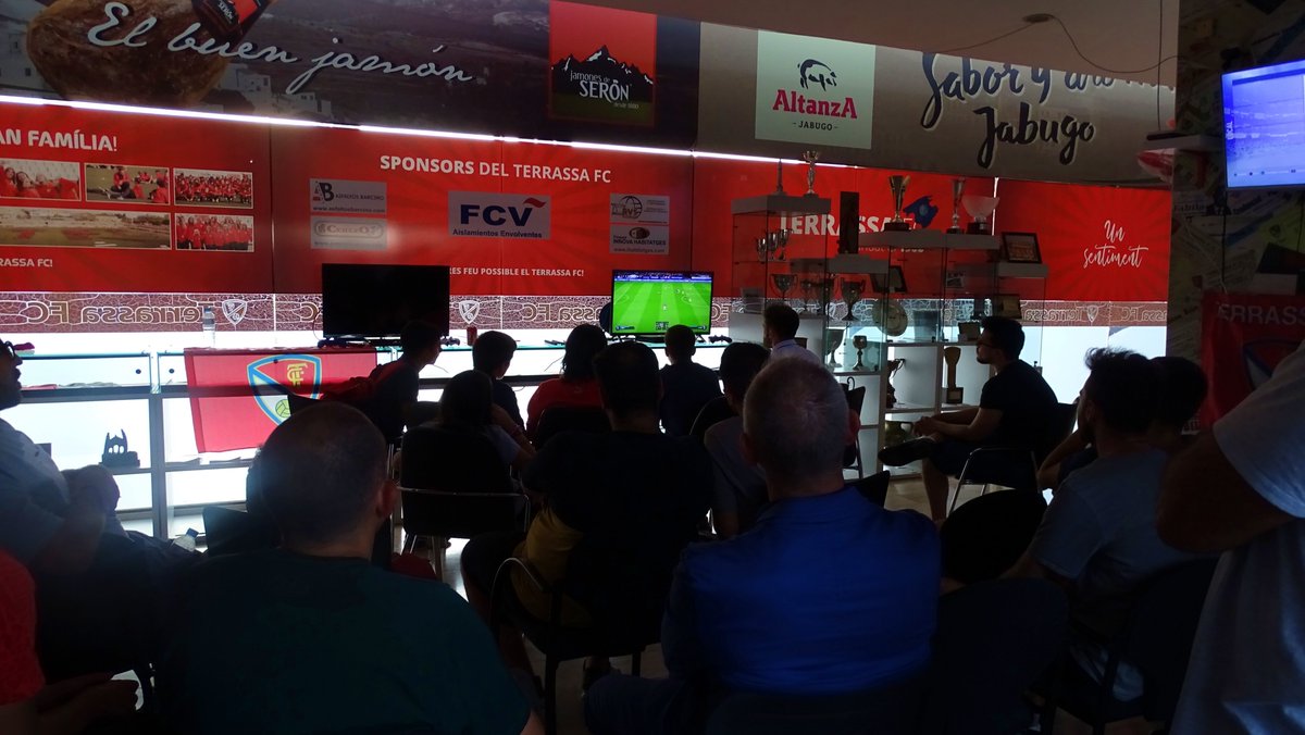 eSportsTerrassa's tweet photo. 🎉🎉🎉 Gràcies #MAXLED, participans i públic per aquests dos dies de torneig #FIFA19 del @eSportsTerrassa a l'Olímpic de #Terrassa!
👉 https://t.co/aax7QeaJ4H https://t.co/lZxgJ5soPu