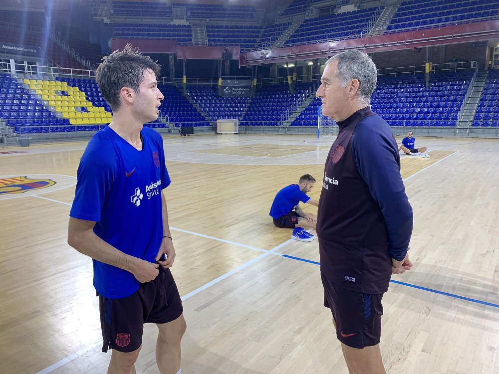 🆕 Sense internacionals espanyols i amb la novetat de <a href="/a_ceron6/">Alejandro</a> 👉 ow.ly/l8ru30pABWE 

😀 Alejandro Cerón y Óscar de la Faya cubren las asusencias de los internacionales Juanjo, Adolfo y Aicardo 👉 ow.ly/N3om30pABWF