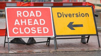 PettOak's tweet photo. Pett Road possibly closed between Rosemary Lane and Elms Lane after 7:00pm this evening.  Access to the Oak likely to be possible via Pett Level/Chick Hill.  We'll try to confirmm before the event.  Please RT https://t.co/gL0B8E0Z2V https://t.co/gdV2Vo1E9E