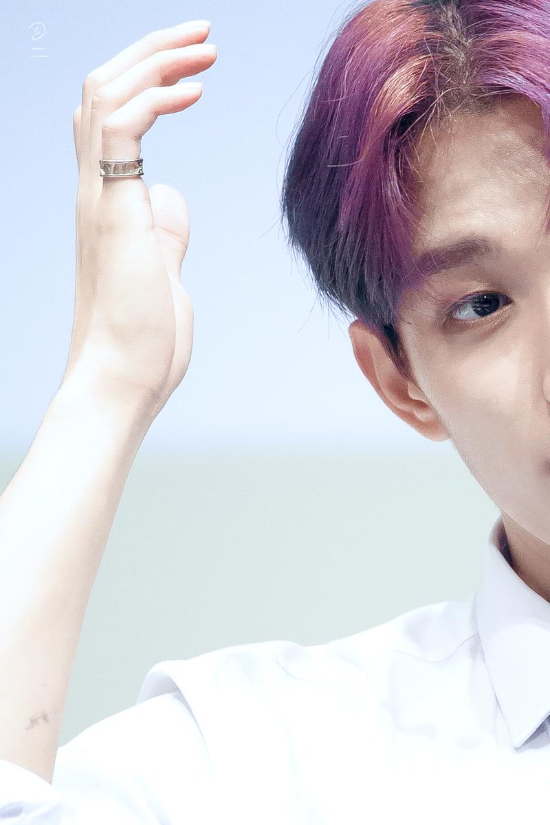 warmthtoyou's tweet photo. 190921 팬싸

아악....
도겸아.....
손에....
펜 묻었어.....
어떡해.....넘 귀엽잖아.....

 #seventeen #DK #세븐틴 #도겸 #ドギョム #석민 #우리겨미 
@pledis_17 https://t.co/4pP6zbtDbJ