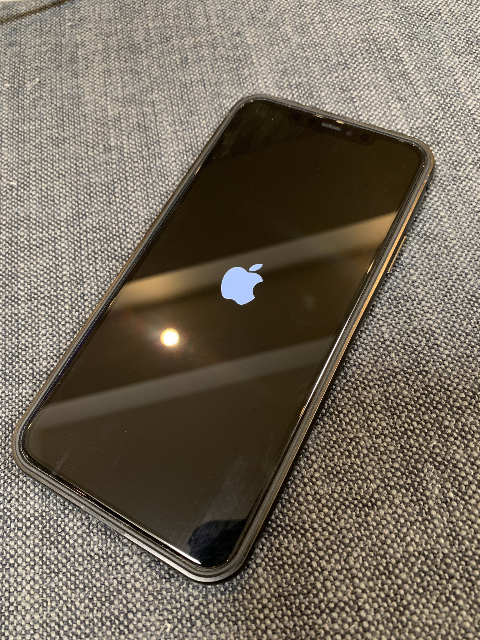 しゃむ 悲報 発売日に届いた Iphone 11 Pro Max 3日目にして早速リンゴループで文鎮化 T Co Zuqwnfjgjv Twitter