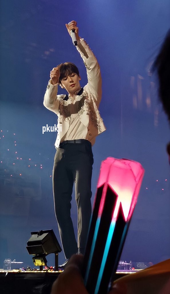 Pkukii's tweet photo. คิดถึง 💗
#황민현 #민현 #hwangminhyun #minhyun #มินฮยอน #nuest #뉴이스트 #SEGNOinTaipei
#NUESTSegnoInTaipei #SegnoinTaipei https://t.co/V82IKdDwdi