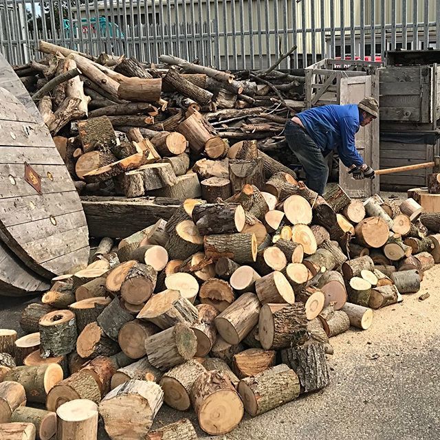 SomersetWood's tweet photo. Choppin wood...the old fashioned way...#firewood#stayingwarm#somersetwoodrecycling#somerset https://t.co/U4VK6RmDLJ