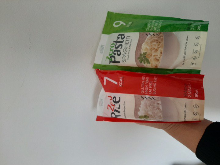 Rosaliefes's tweet image. Er zitten vast niet heel veel voedingsstoffen in maar voor een 1 euro per pak is het toch het proberen waard? #actionnederland