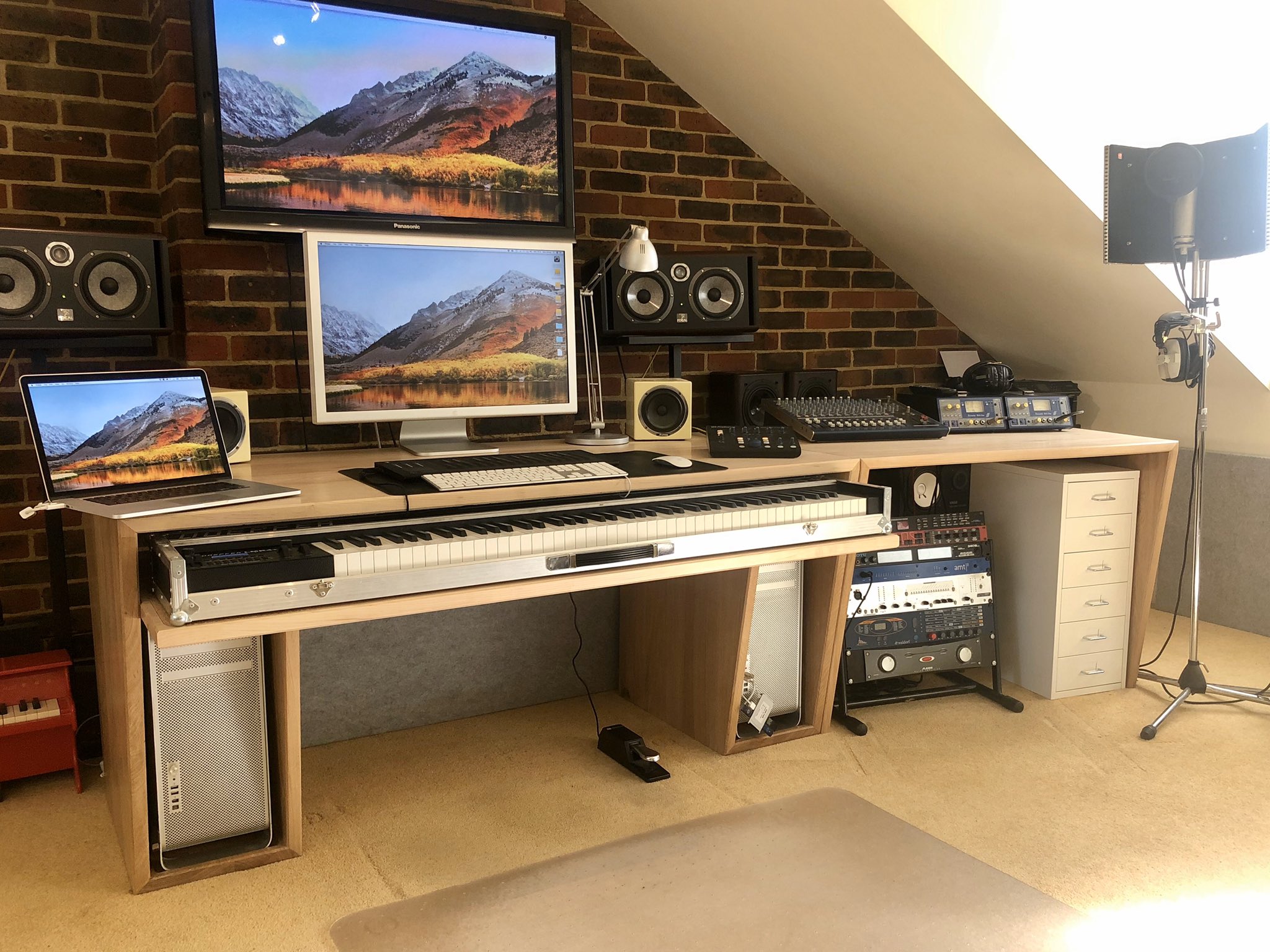 Long 2024 studio desk