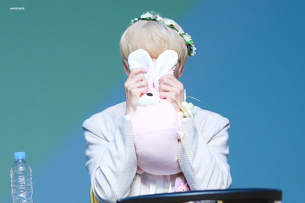 WHITENOTE961106's tweet photo. #UP10TION #업텐션 #선율 #SUNYOUL 
190921 동대문팬싸 
 예인토끼 나타났다!🐰❤️
@UP10TION https://t.co/AisMxJPtRS