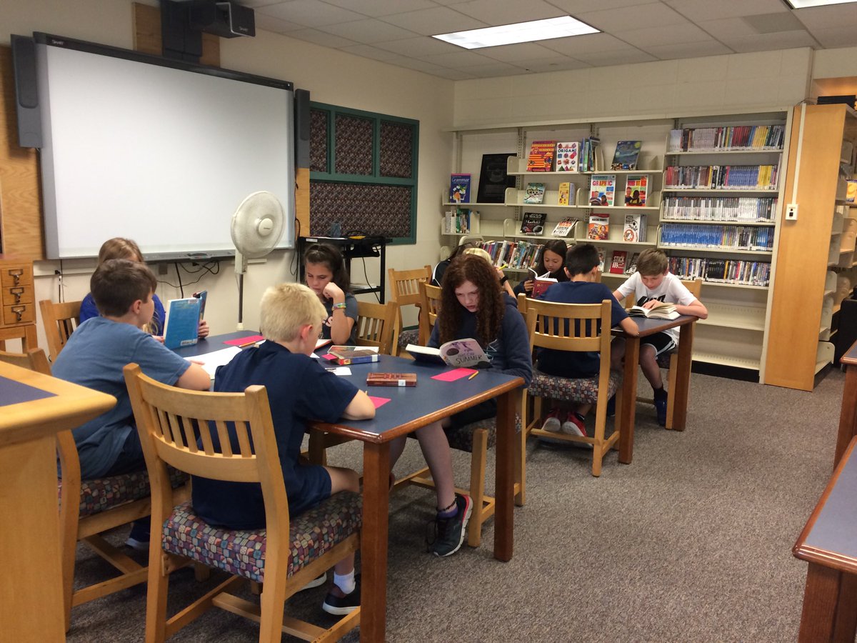PatsyDiv's tweet image. Banned books week buffet! Millis reads! ⁦@millismiddle⁩ @millismshslibrary