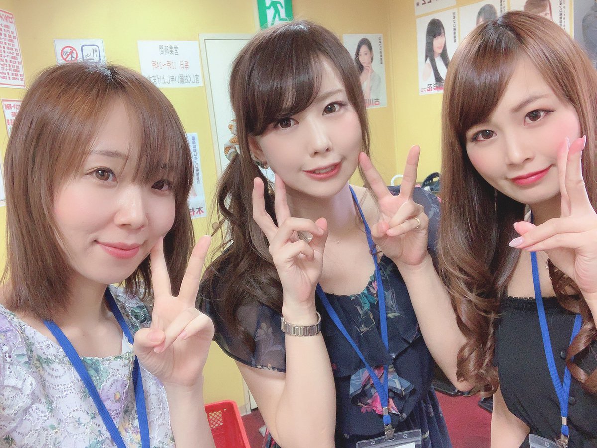 魚谷侑未 最近は新宿に行くとほぼ必ずトッコクローゼットでお洋服を見て帰ってくるんですが 今回はお気に入りのお洋服見つからなくて残念 最近のお気に入りワンピース はほとんどトッコクローゼットです 通販でも買えるし安いしオススメですー 写真は