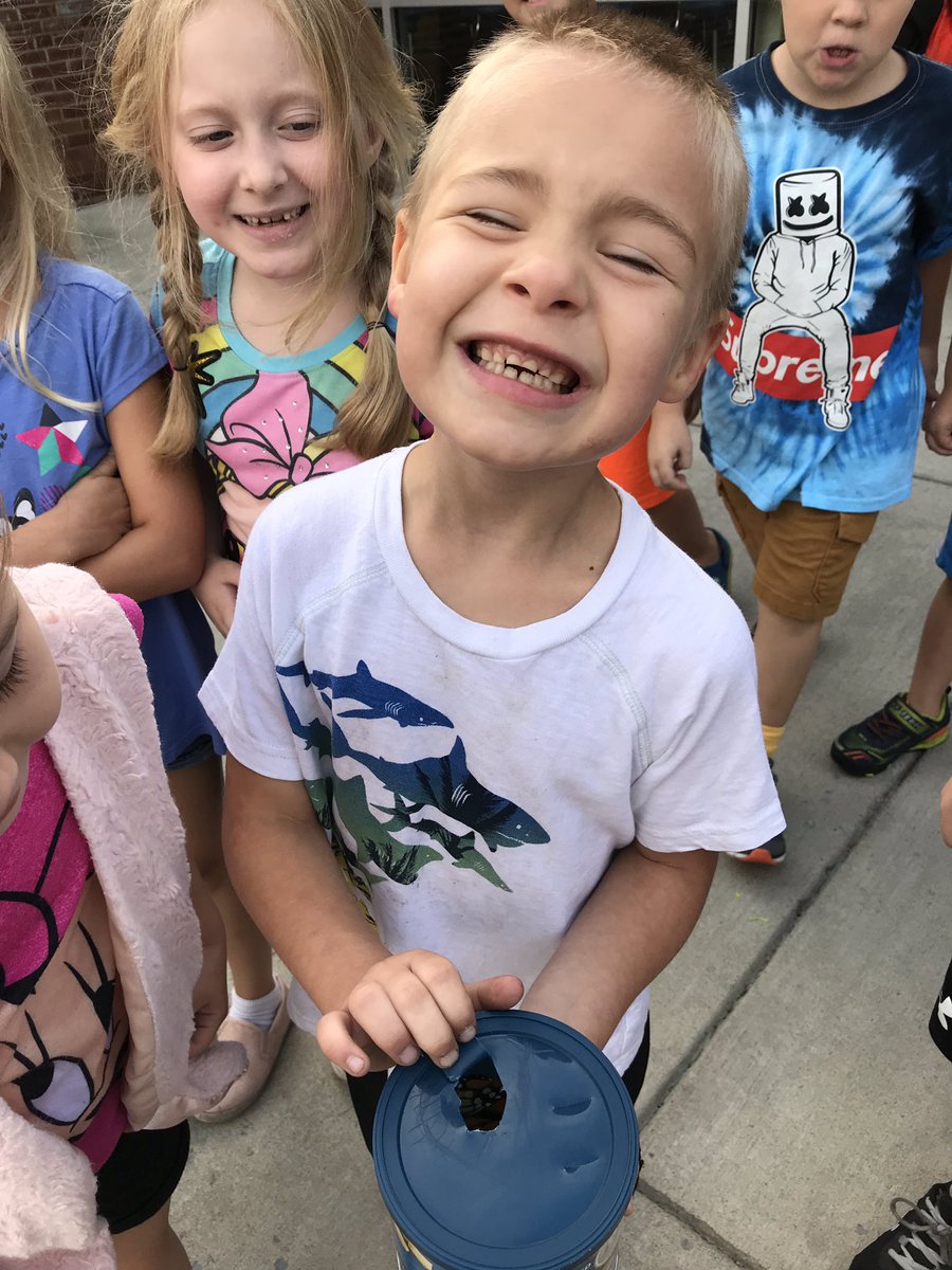 AJones1stgrade's tweet photo. Releasing a beautiful butterfly today. https://t.co/2R27fWiXbE