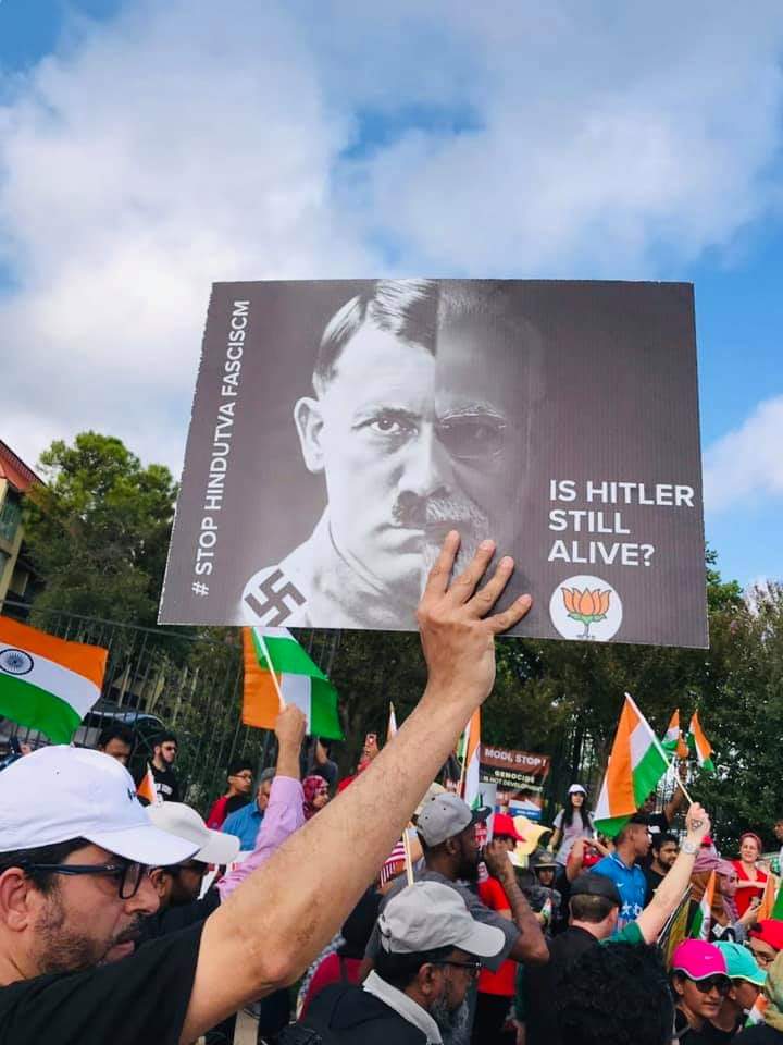 _sandeepdutta's tweet photo. While the main stream media shows you the Howdy Modi bubbalicious version, here is the other side of what is happening in Houston. Thousands of people outside the venue protesting against the dictator. #HowdyHitlerModi @Anti_Modi @ANTIBJP @Anti_Modi https://t.co/3EGPazmlBs