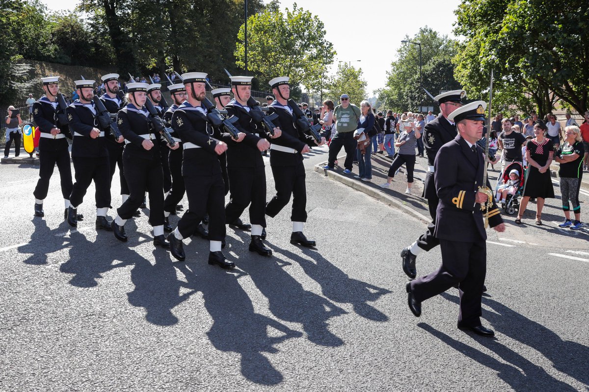 HMNBPortsmouth's tweet photo. More pictures from @HMS_Medway's visit to Chatham of the ships' company watching @TheGillsFC play, their first freedom parade, and a 'Ship Open to Visitors' weekend - which as you can see from the last photo (credit Fraser Gray) was very popular!
😀⚓ #Forwardtogether https://t.co/yeP4c0YVlc