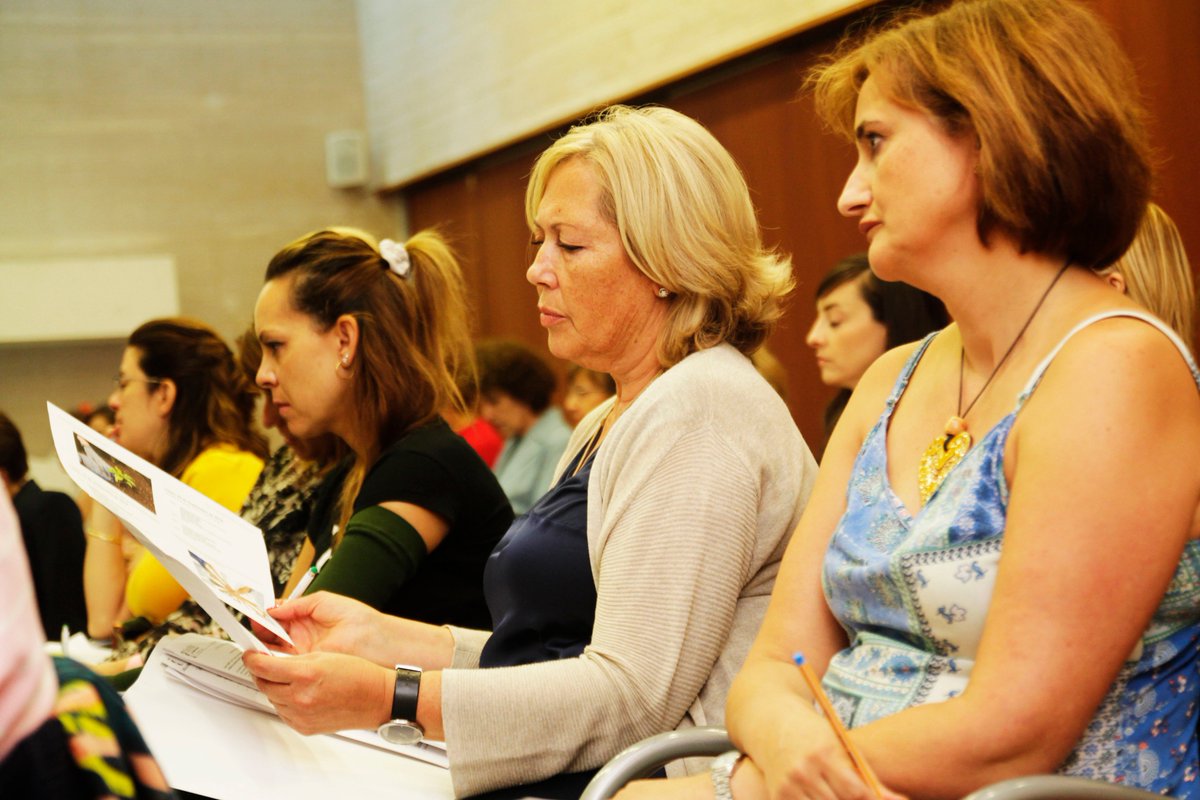 CRFPCLM's tweet photo. Se están celebrando las Jornadas sobre Programas Específicos en Formación Profesional. Estamos intercambiando experiencias y está siendo una mañana muy enriquecedora.

@educajccm @gobjccm #innovacion #convivencia https://t.co/beFULPMwQJ