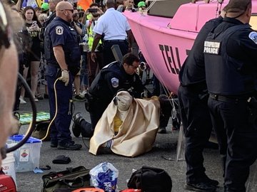 View image on Twitter