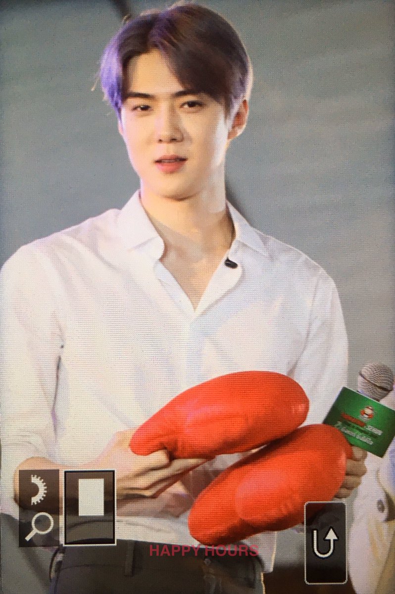 190923 ❤️❤️

#SEHUN #세훈 
#TaokaenoiXSEHUNfirstinBANGKOK