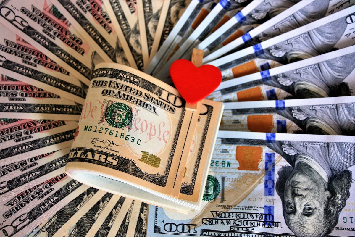 iCodeShopify's tweet image. The latest report from Upwork identifies the 20 highest-paying 💵 skills for independent professionals.
Let Explore here how much people with those skill earn per hour: bit.ly/2mfyZgK
#freelancersearning #coworking #freelancelife #freelancerskills #freelancer