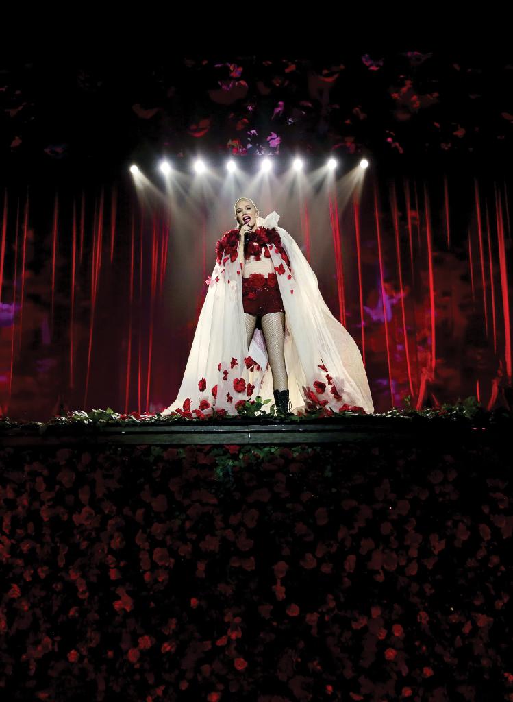PHLiveVegas's tweet photo. 🎉THIS IS BANANAS!!!🎉 @gwenstefani has added the FINAL dates for her #JustAGirlVegas residency!
🧡
Use code ZAPPOS from 10AM PT on 9/25 - 10PM PT on 9/26 to get tickets before the general public! Tickets on sale 9/27 at 10AM PT here 👉 https://t.co/1a6IF3yQXE https://t.co/JQq1Reyvk3