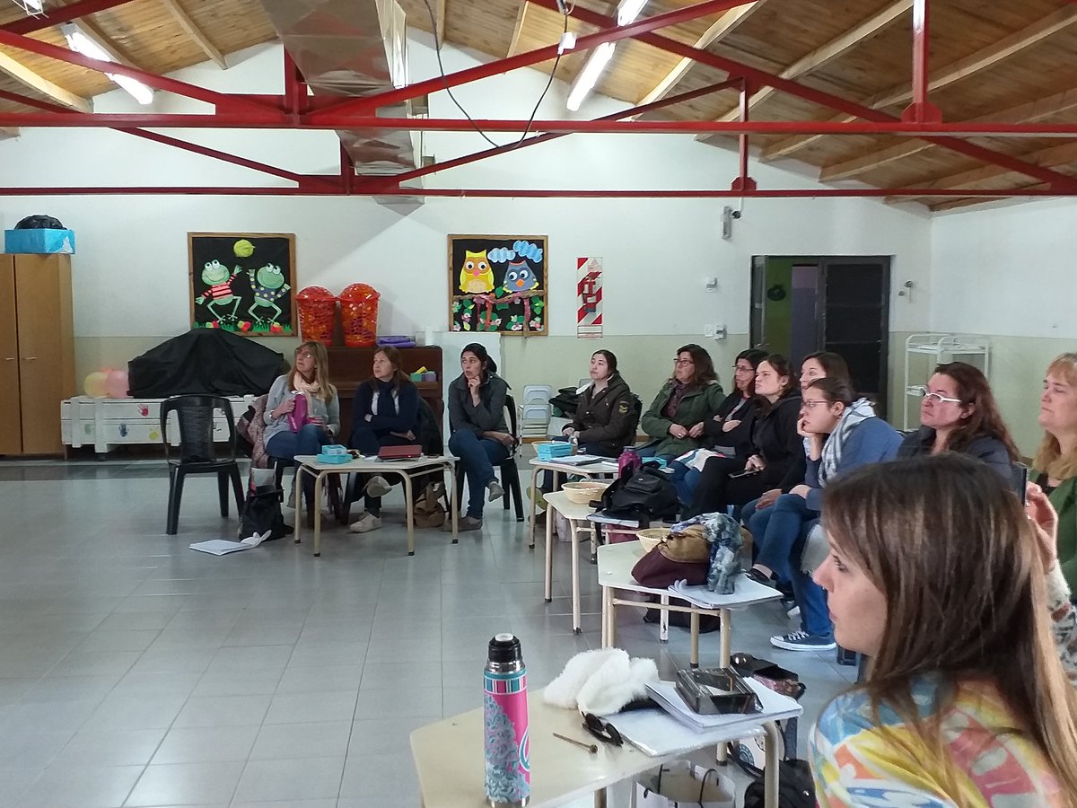 marilepel16's tweet photo. Socializando actividades de ida y vuelta y reflexionando sobre las habilidades que ponen en juego los alumnos al trabajar las primeras nociones de pensamiento computacional @CIIESanCayetano @BaheDfc @BAeducacion https://t.co/6Fqy2lfrFp